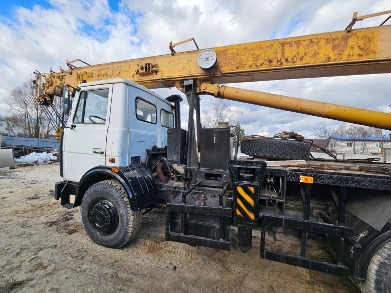 Автокран маз