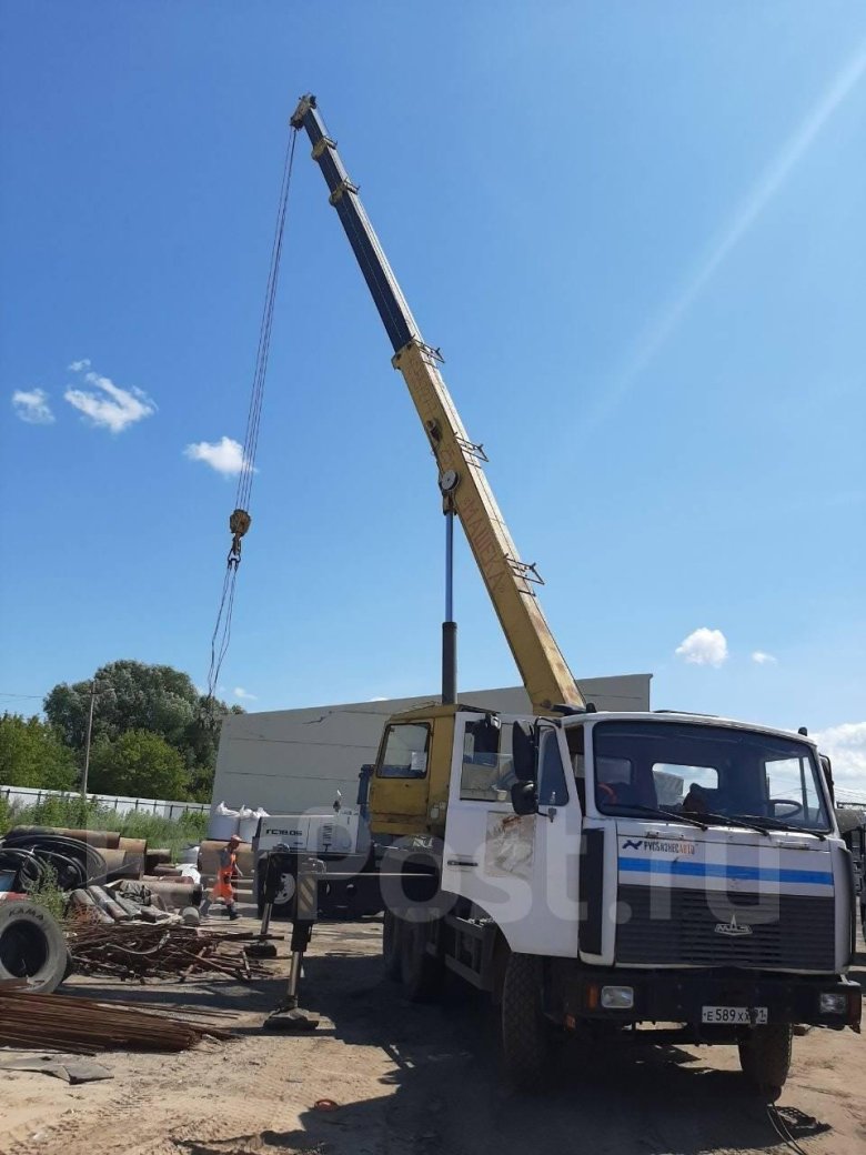 Маленький автокран