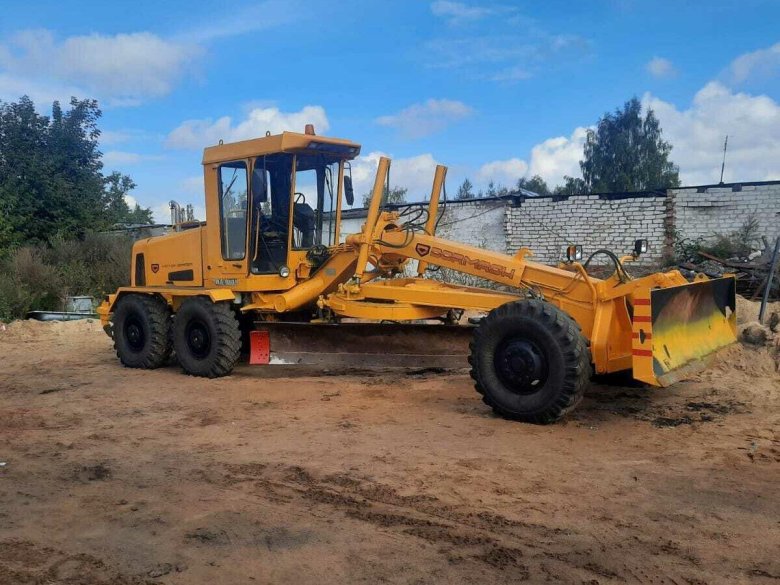 Автогрейдер дз 180