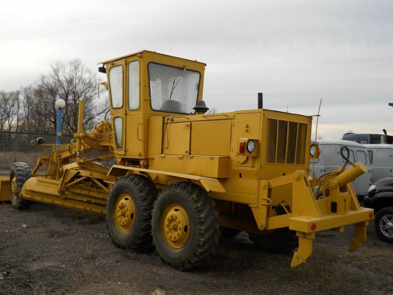 Автогрейдер Дормаш ДЗ-122б