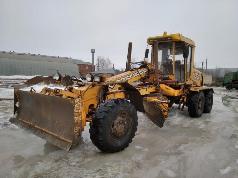 Автогрейдер Дормаш ДЗ-122б