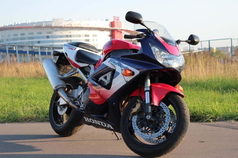 Мотоцикл honda cbr