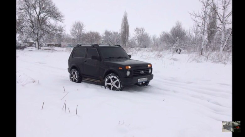 Нива Урбан черная тонированная