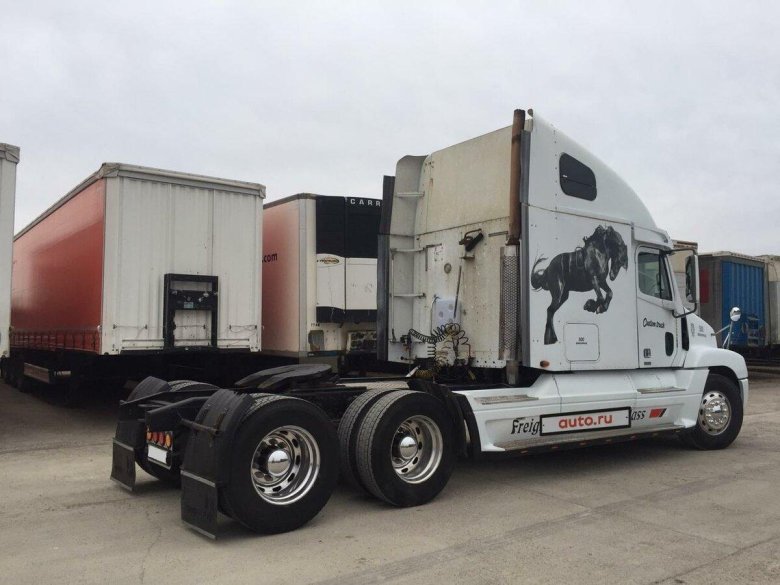 Тягач фредлайнер