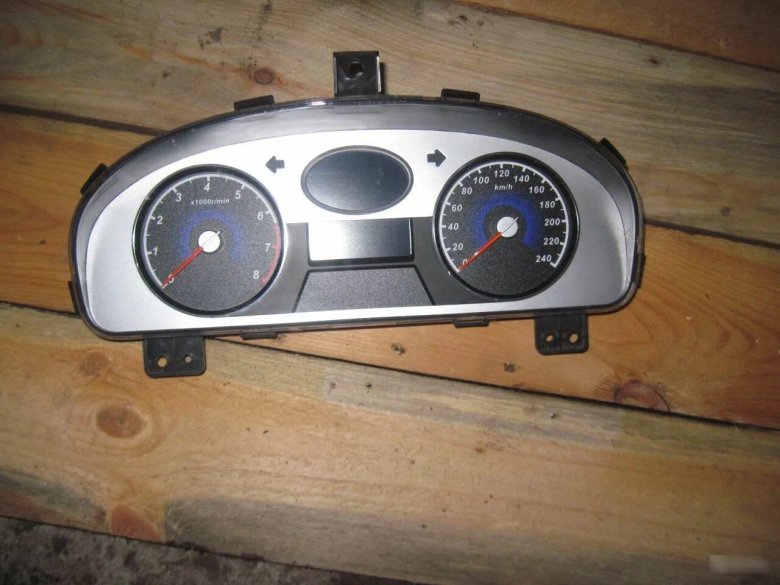 Geely Emgrand ec7 панель приборов