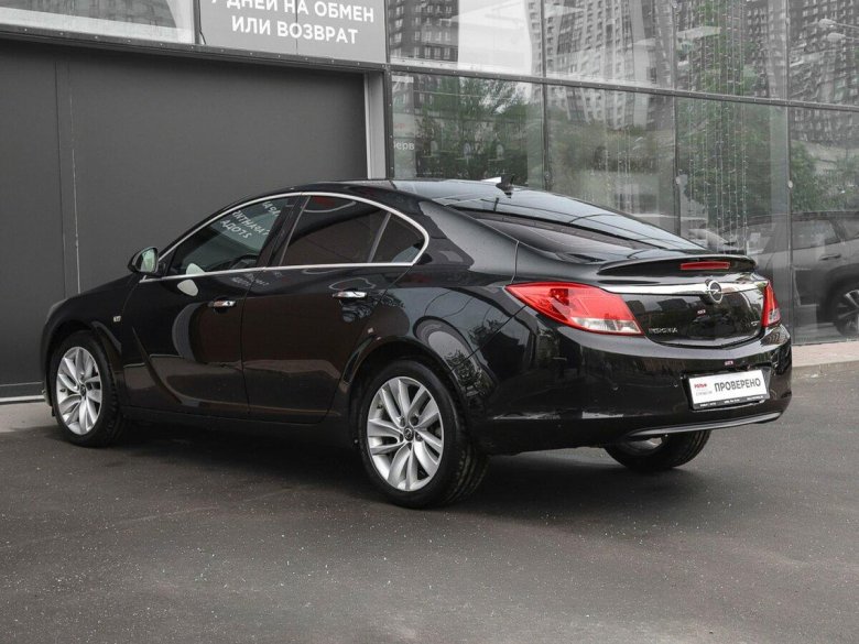 Опель инсигния 2012