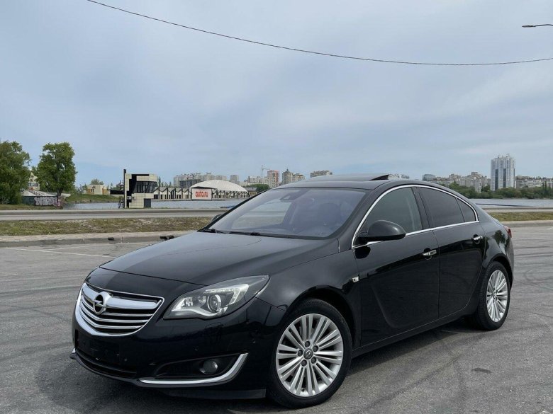 Opel Insignia черный 2013