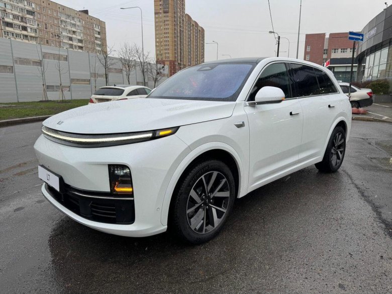 Автомобиль lixiang