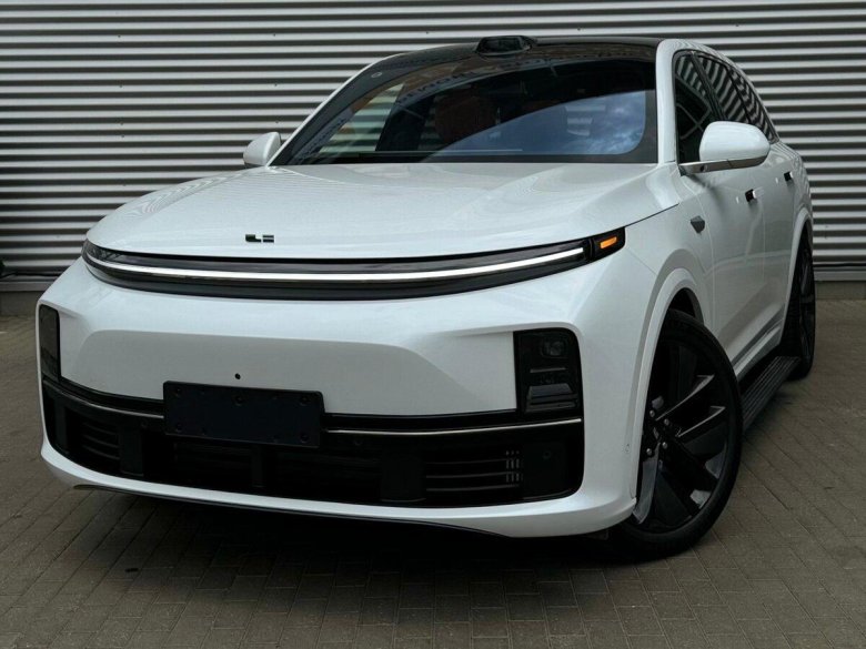 Автомобиль lixiang