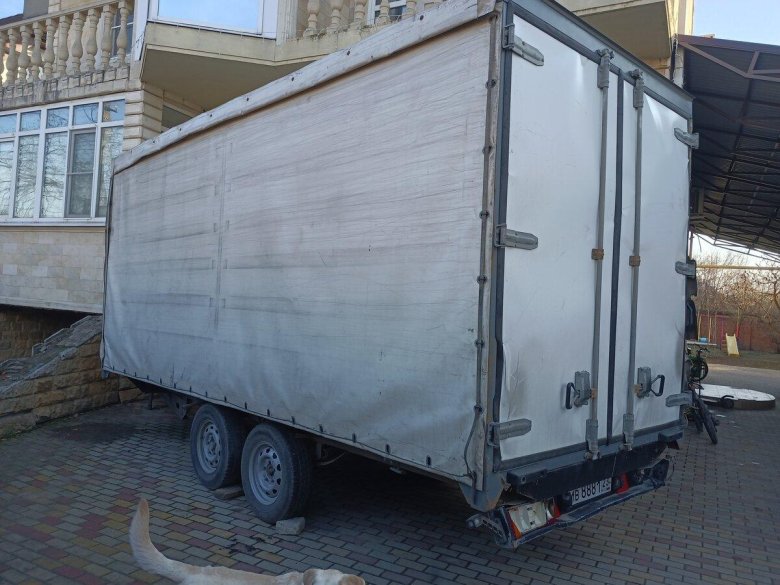 Прицеп тентованный