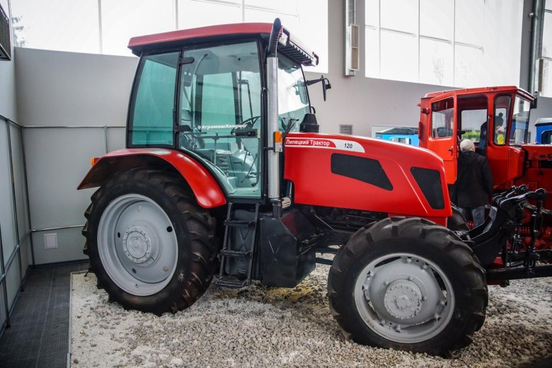 Трактор ЛТЗ 120