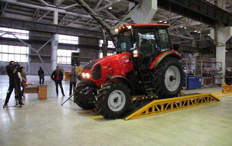 ЧЛМЗ трактор Беларус