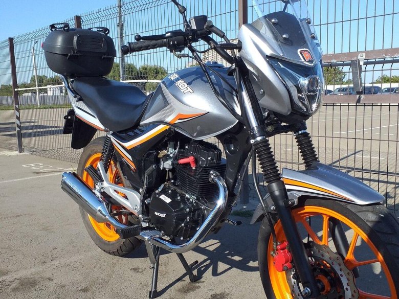 Мотоцикл дорожный rockot spectrum 150