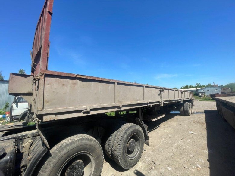 Бортовой полуприцеп