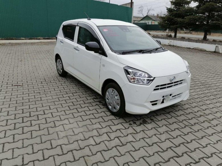 Daihatsu mira e:s 2018