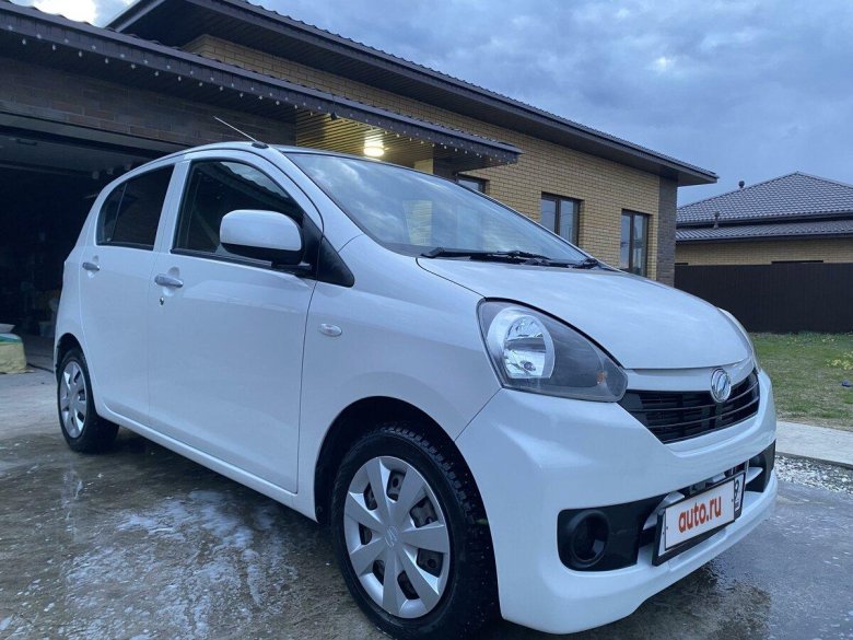 Daihatsu Mira e:s 2017