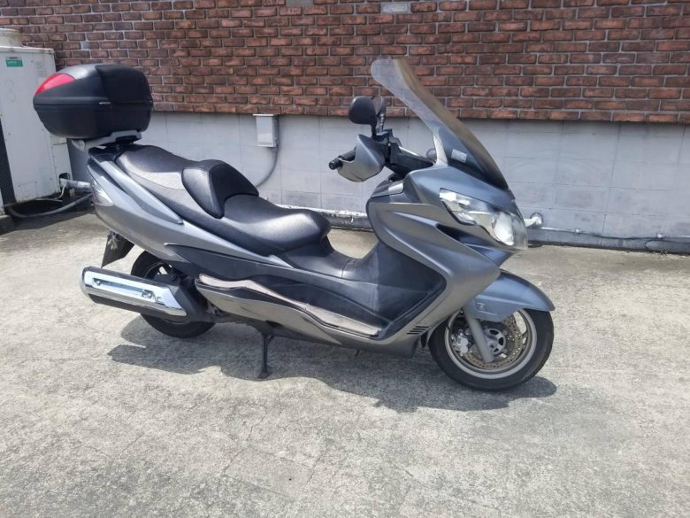 Сузуки бургман 400