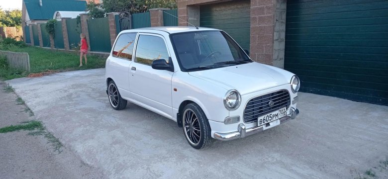 Daihatsu Mira l700