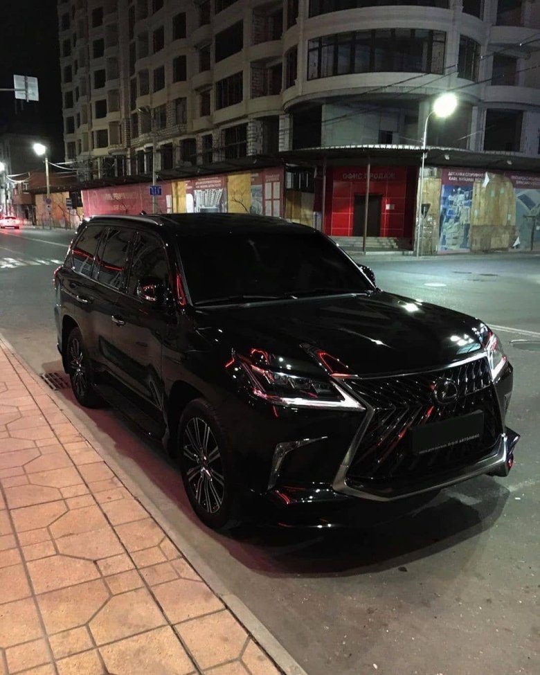 Лексус 570 черный тонированный