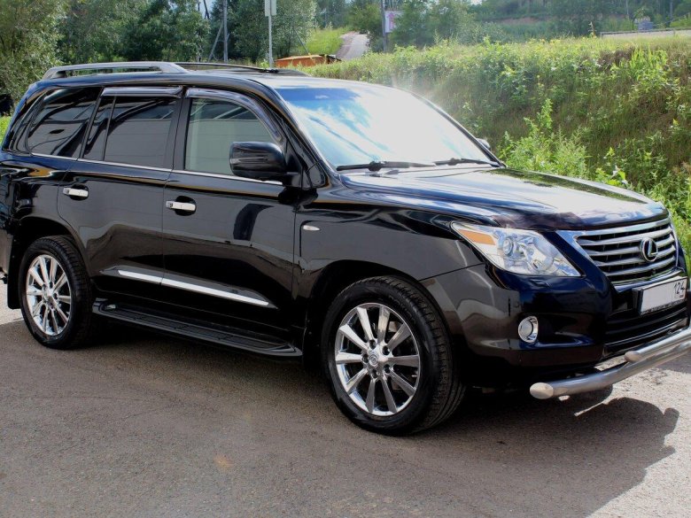 Lexus LX 570 2010 черный