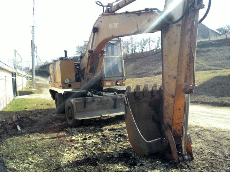 Экскаватор ЭО-33211а