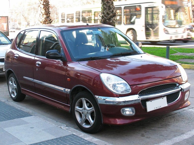 Daihatsu sirion 2001