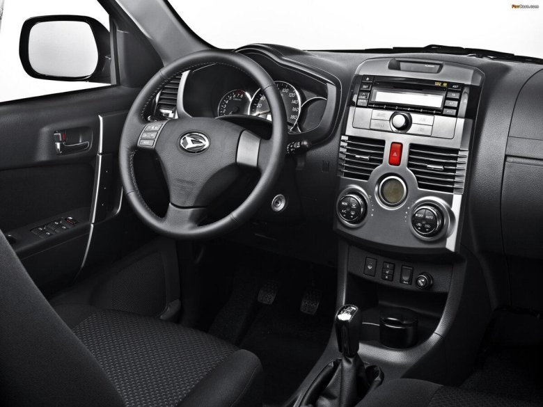 Дайхатсу Териос 2 салон