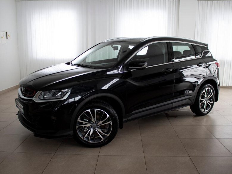 Geely coolray черная