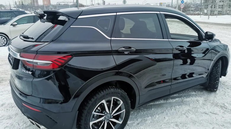 Geely Coolray черный