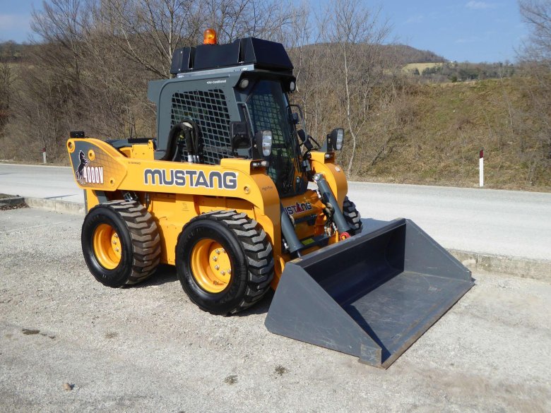 Погрузчик Mustang 4000v