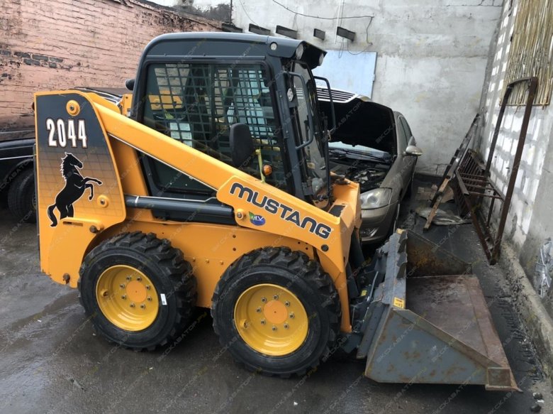 Мини-погрузчик Mustang 2044