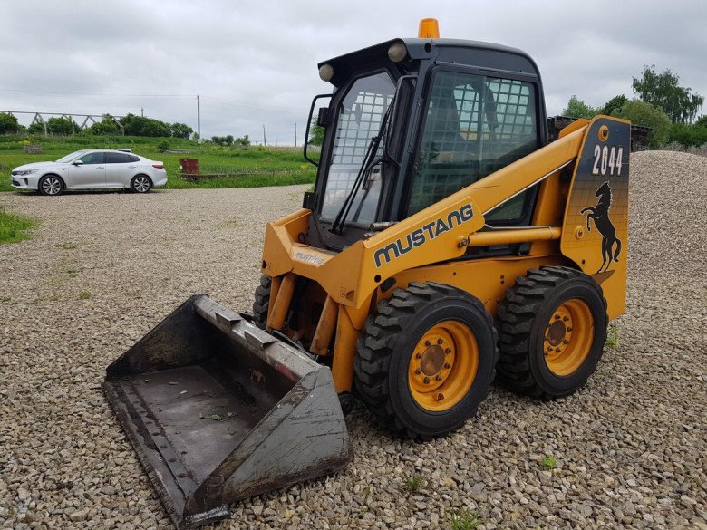 Мини погрузчик Мустанг