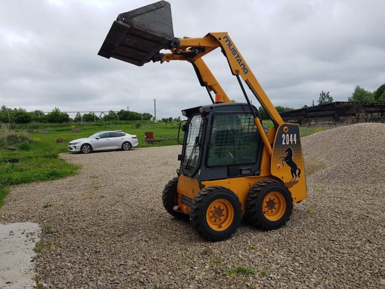 Погрузчик Мустанг 2044