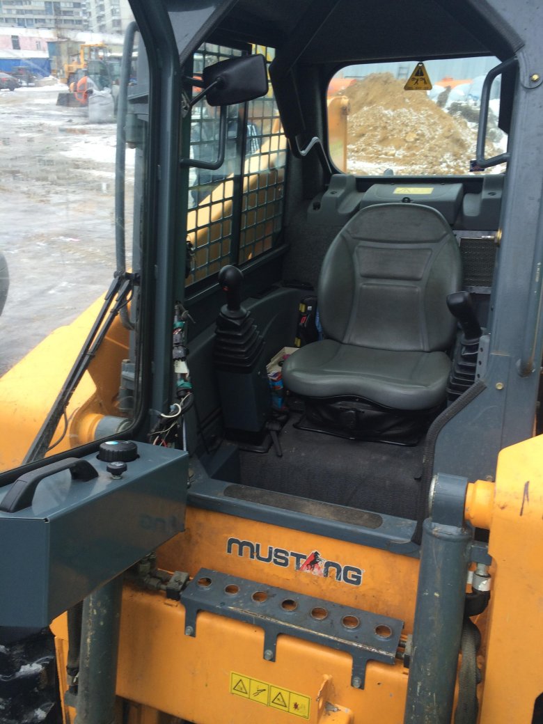 Мини погрузчик Mustang 2056