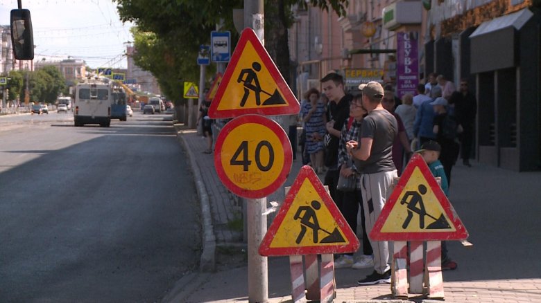 Предупреждающий знак участок перекрестка