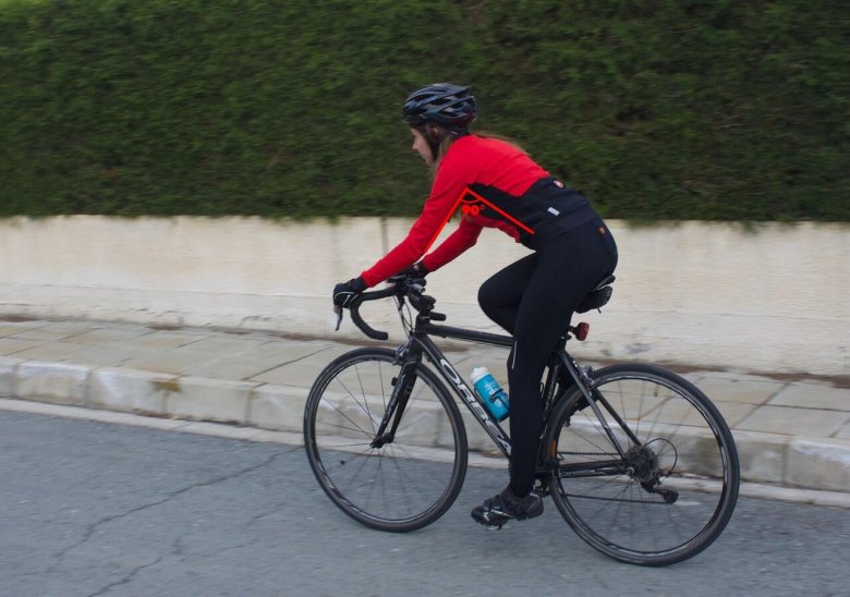 Посадка на шоссейном велосипеде