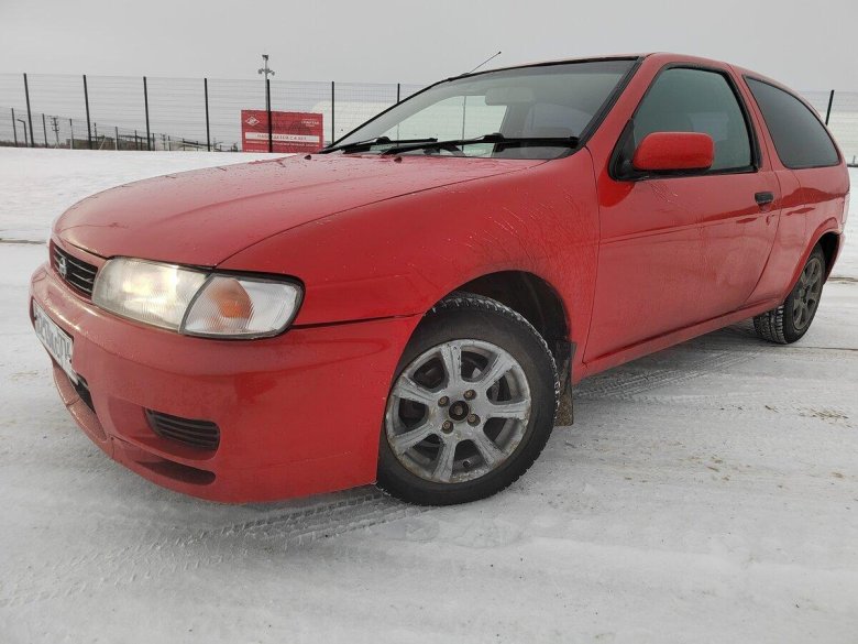Nissan almera 1996 хэтчбек