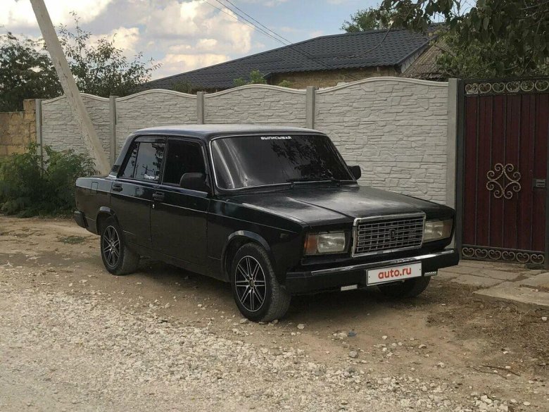 Черная ваз 2107