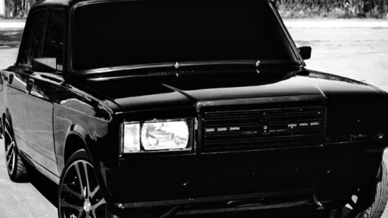 Черная ваз 2107