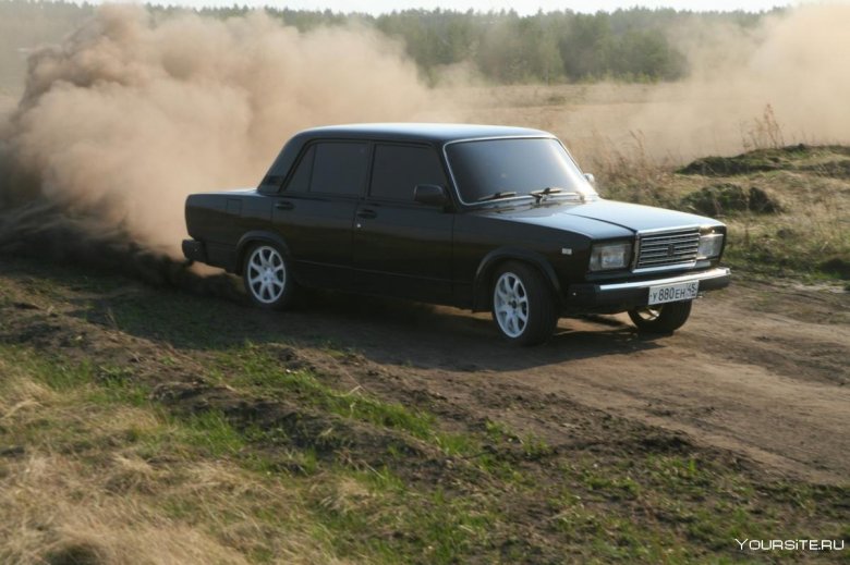 ВАЗ 2107 чёрная тонированная