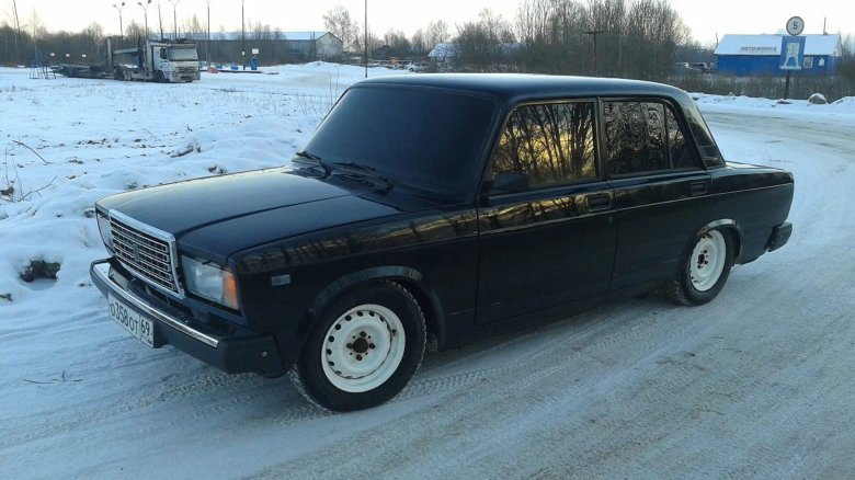 ВАЗ 2107 черная