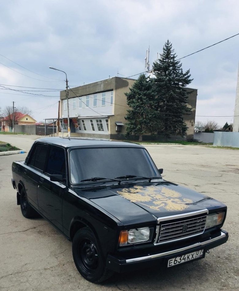 ВАЗ 2107 черная бандитская