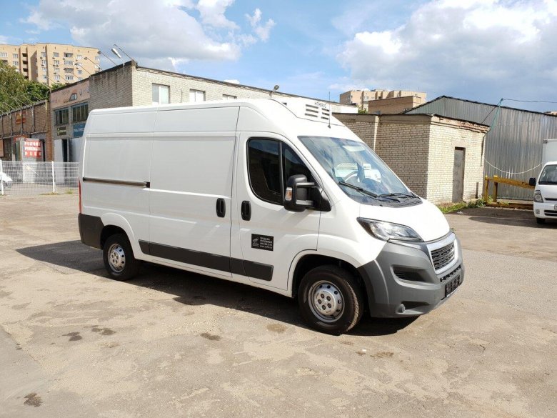Peugeot Boxer цельнометаллический фургон