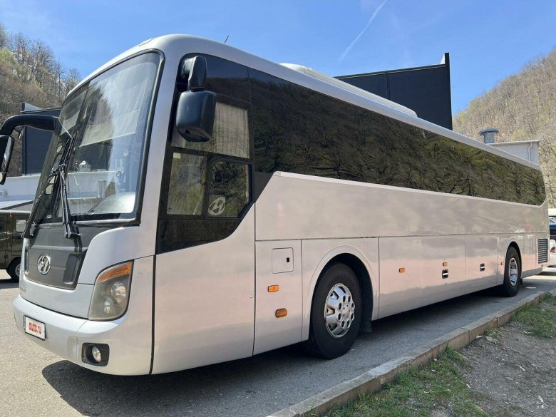 Hyundai universe 2008