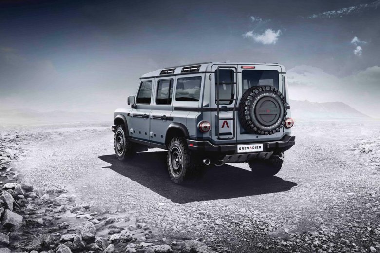 Ленд Ровер Дефендер 4