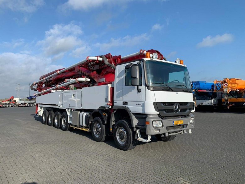 Автобетононасос Mercedes Benz
