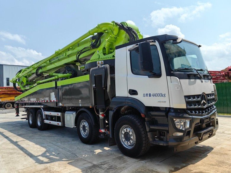 Mercedes benz arocs