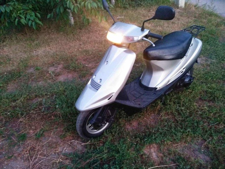Скутер suzuki