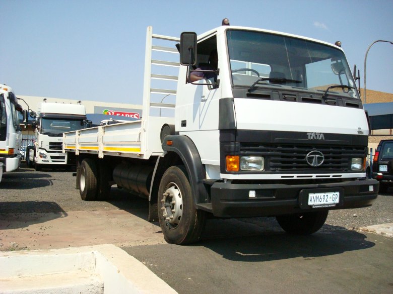 Tata LPT-613