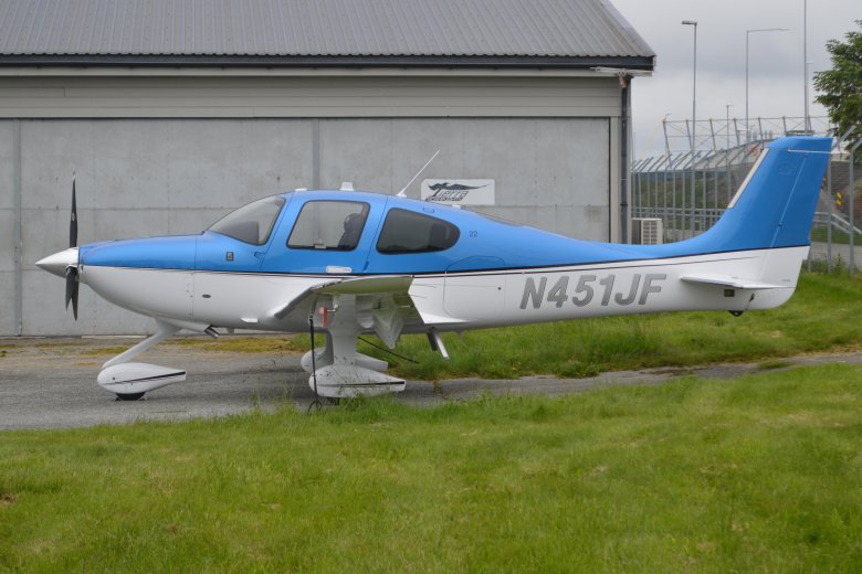 Cirrus sr22